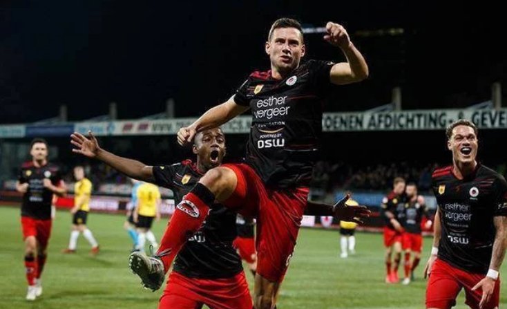 让1追3！陈熠3-1击败帕瓦德取得开门红 晋级女单16强